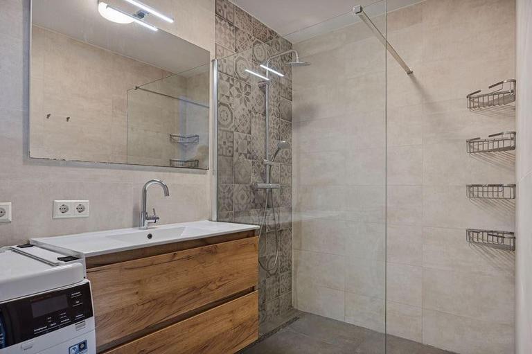 4-Bedroom Apartment with Balcony - Image 7