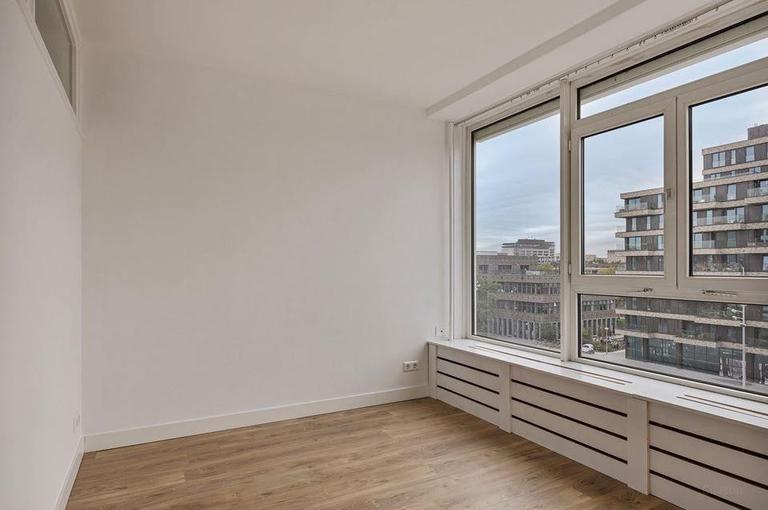 4-Bedroom Apartment with Balcony - Image 11