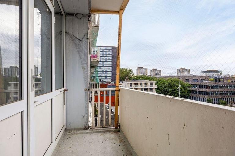 4-Bedroom Apartment with Balcony - Image 13