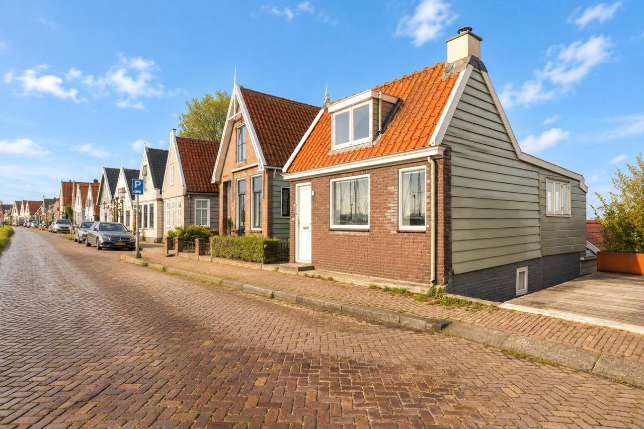 Vrijstaand dijkhuis met uitzicht in Durgerdam - Afbeelding 1