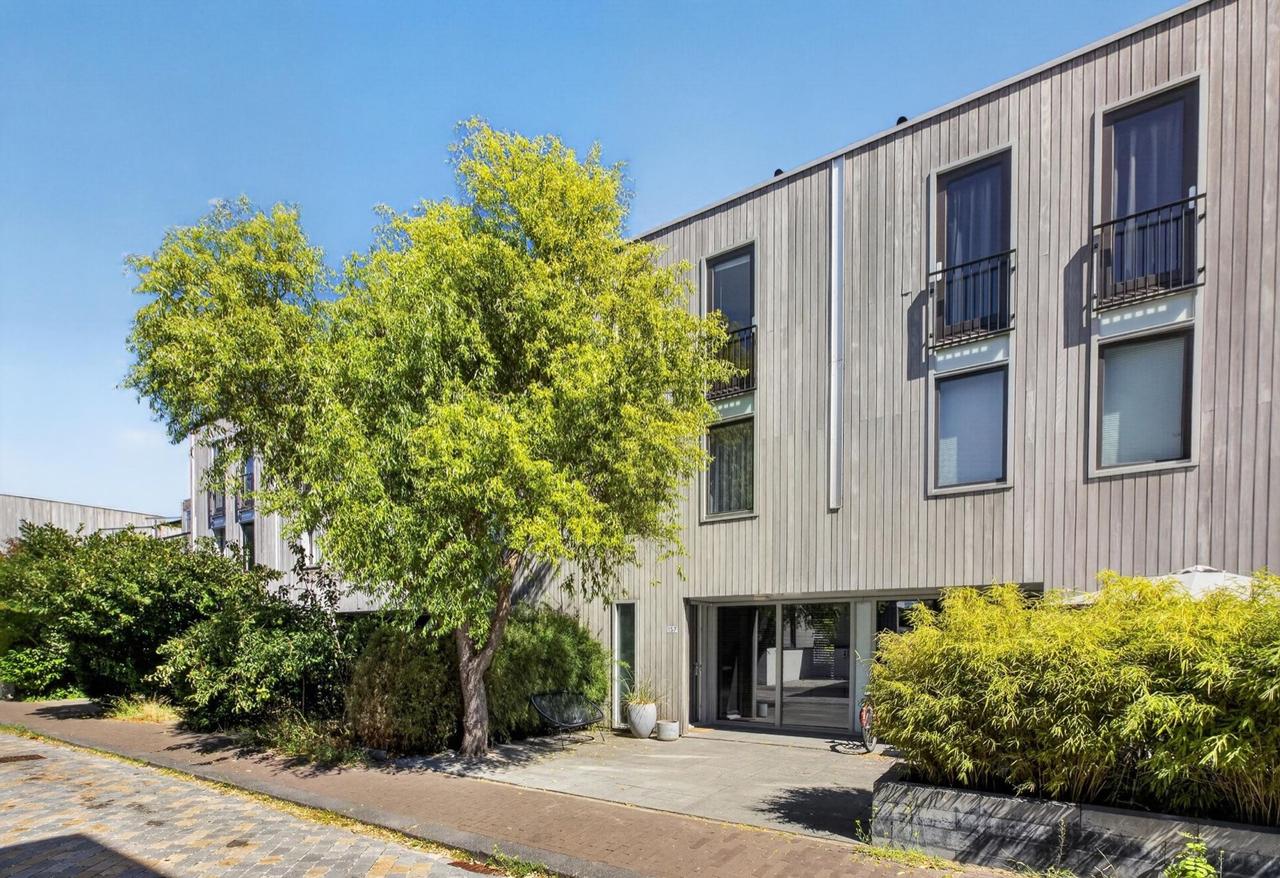 121 m² woning met tuin en dakterras - Afbeelding 1