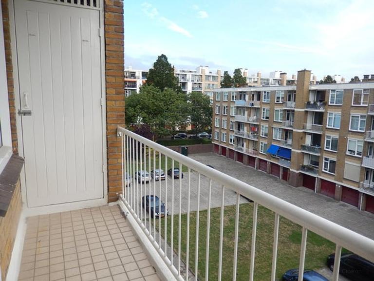 Furnished 2-Bedroom Apartment with 2 Balconies - Image 15