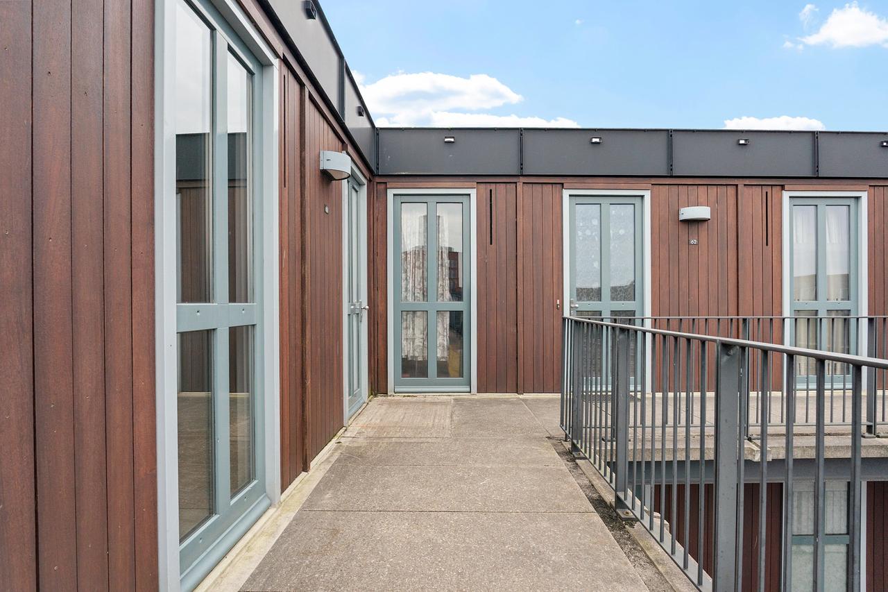 Available now: 107 m² with parking - Image 4
