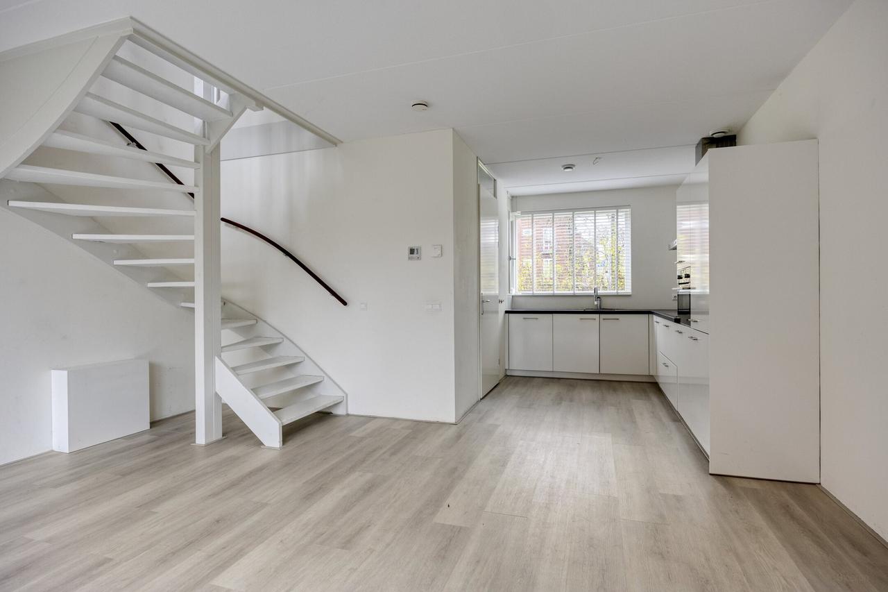 Tussenwoning met tuin en zonnepanelen - Afbeelding 2