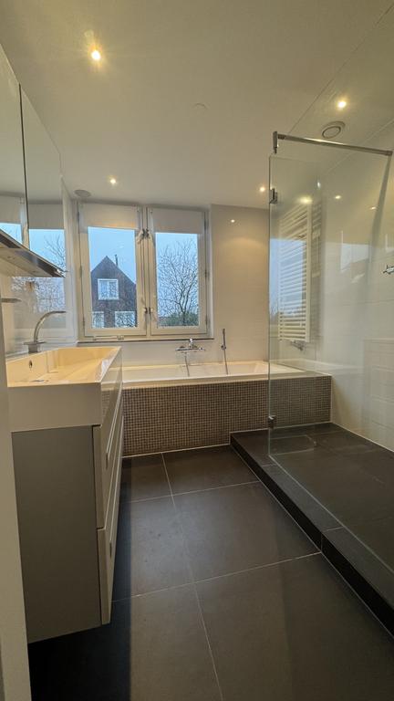 Rental home with 5 bedrooms and large garden - Image 11