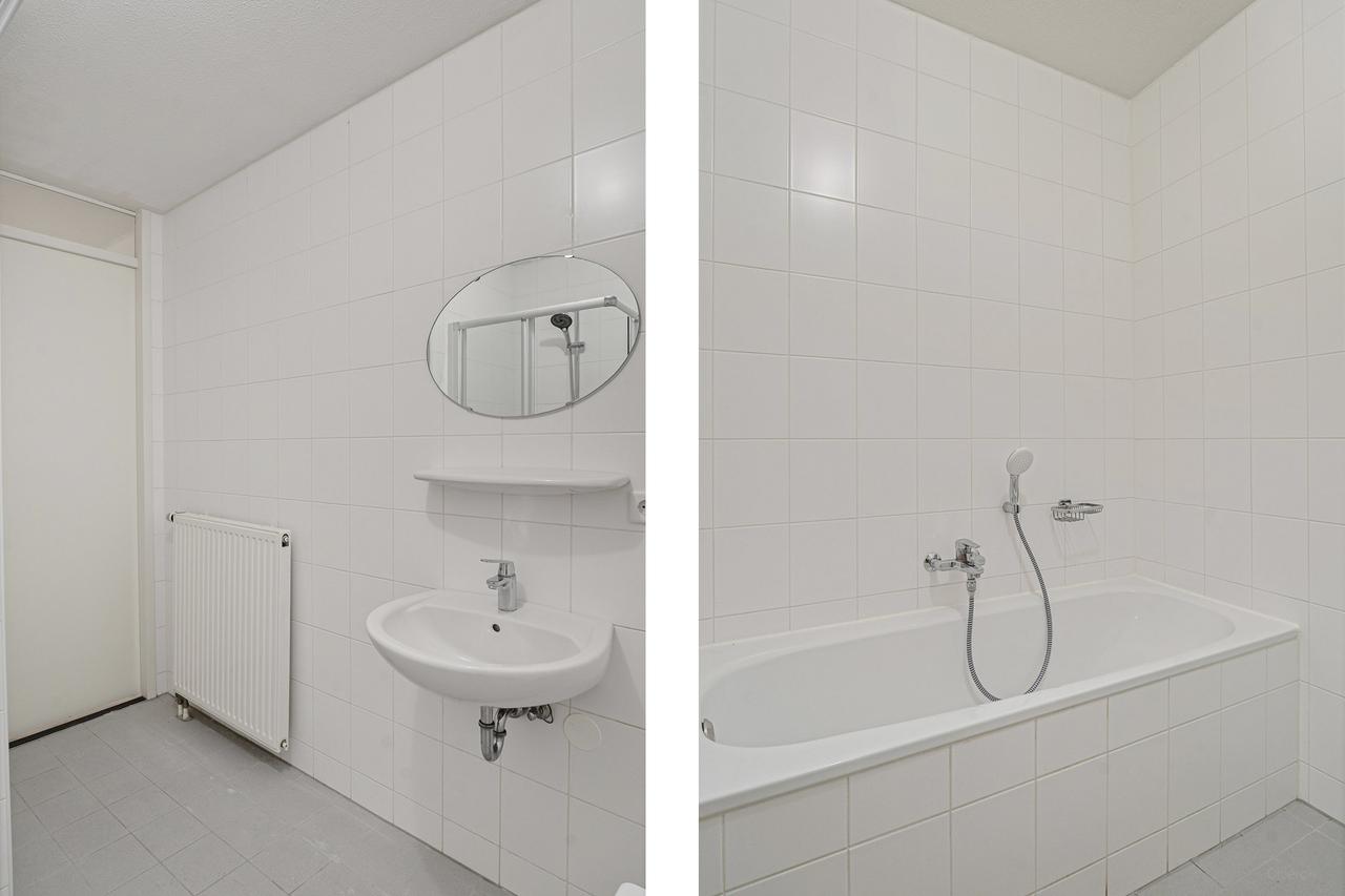 4-Room Apartment with Balcony and Parking - Image 19