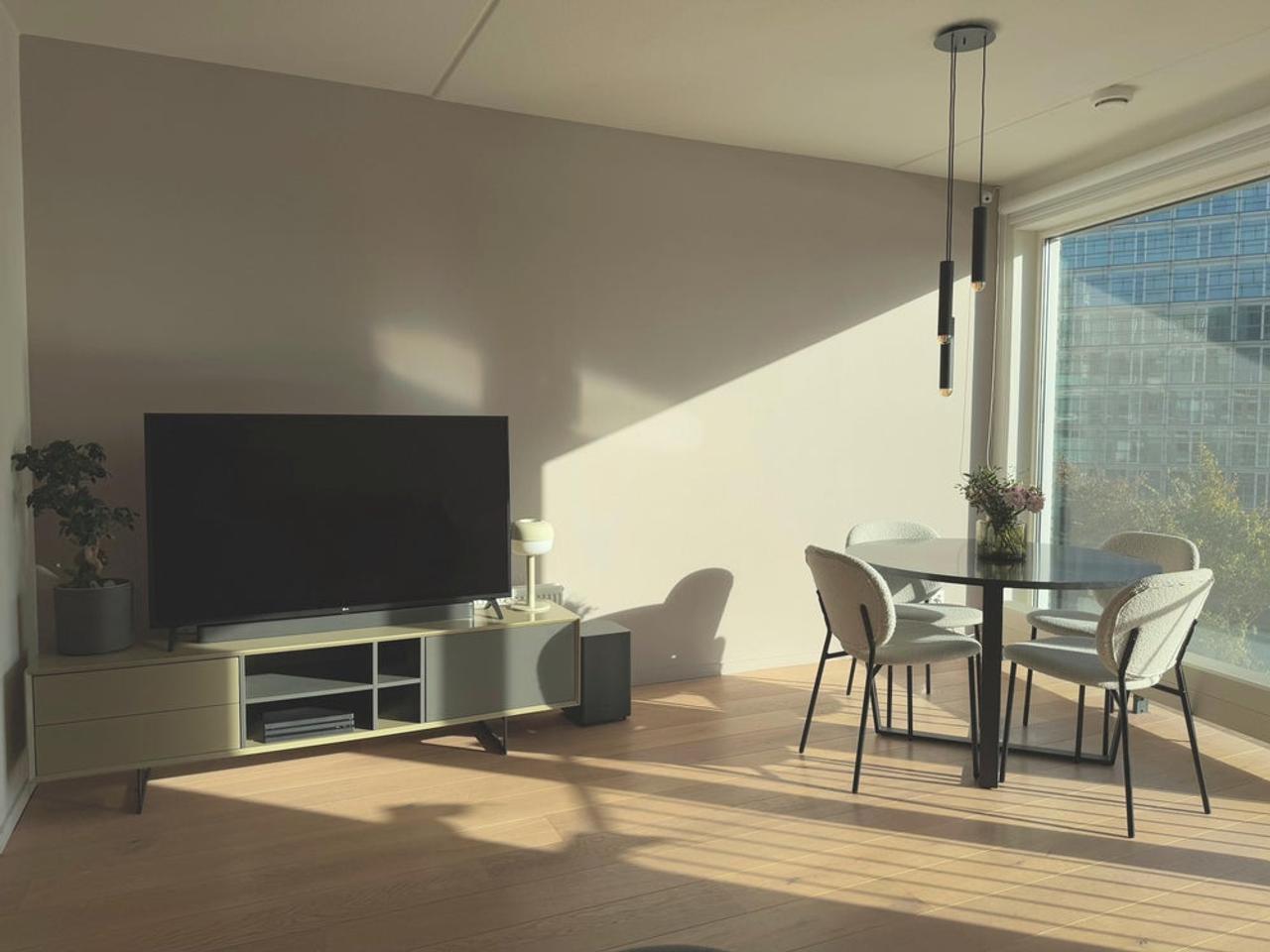 Gemeubileerd 3-kamerappartement bij Westerdok - Afbeelding 3