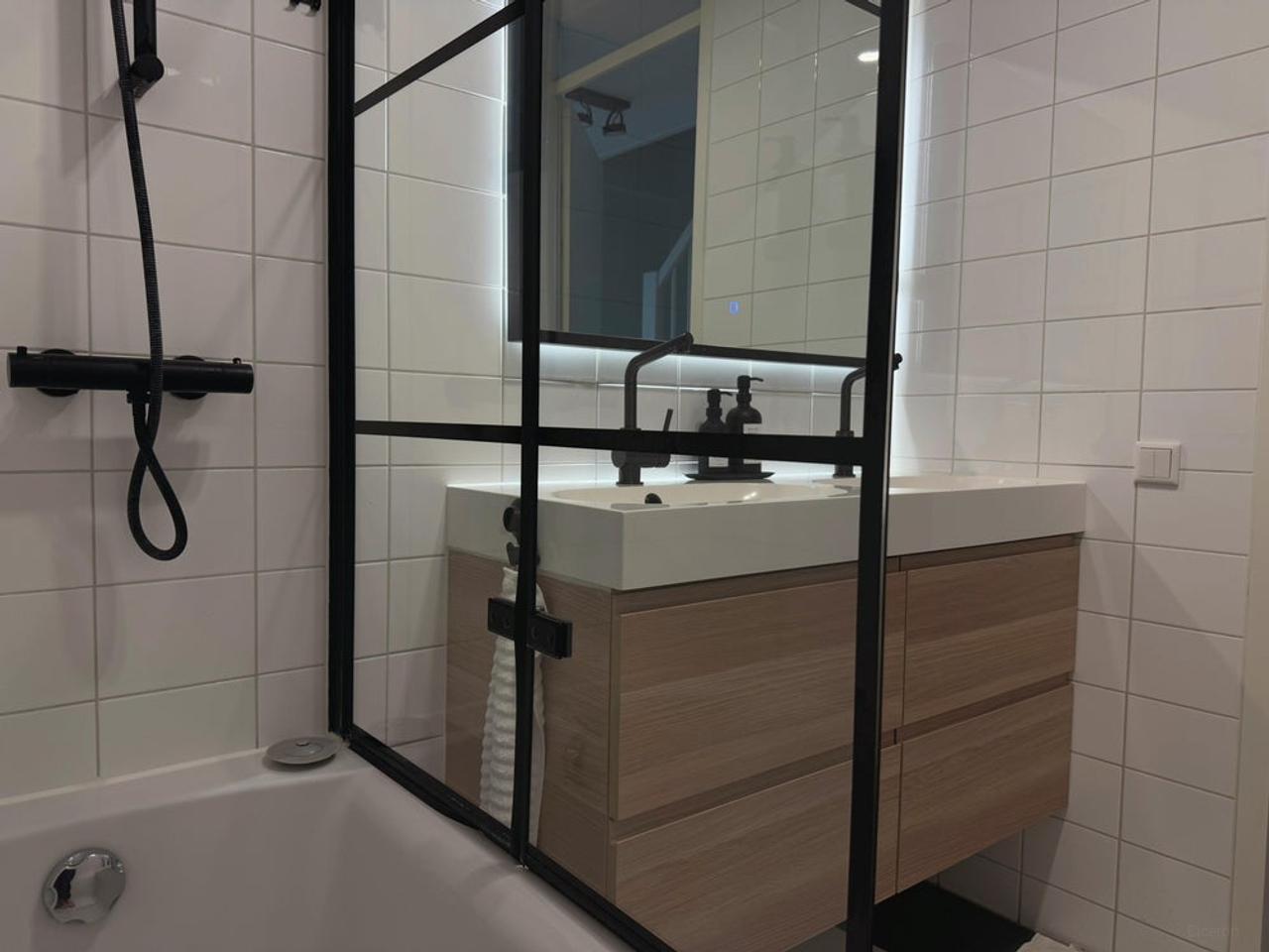 Gemeubileerd 3-kamerappartement bij Westerdok - Afbeelding 10