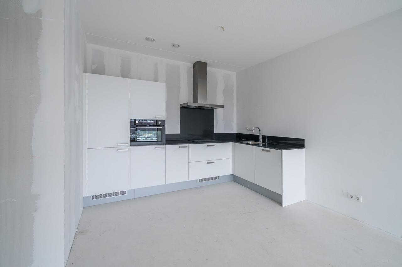Available now: 2-bedroom apartment in Tiel - Image 5