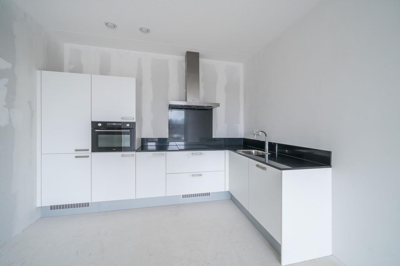 Available now: 2-bedroom apartment in Tiel - Image 6