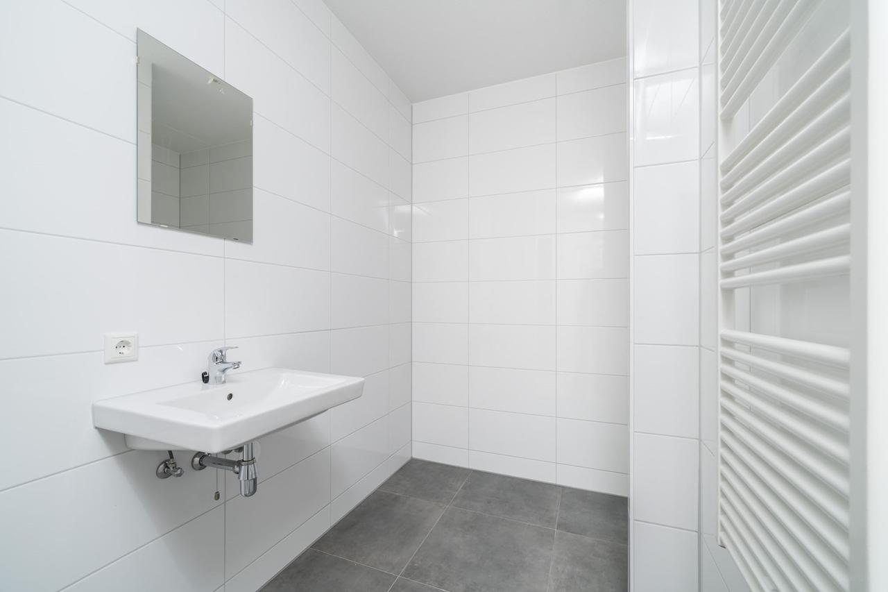 Available now: 2-bedroom apartment in Tiel - Image 14