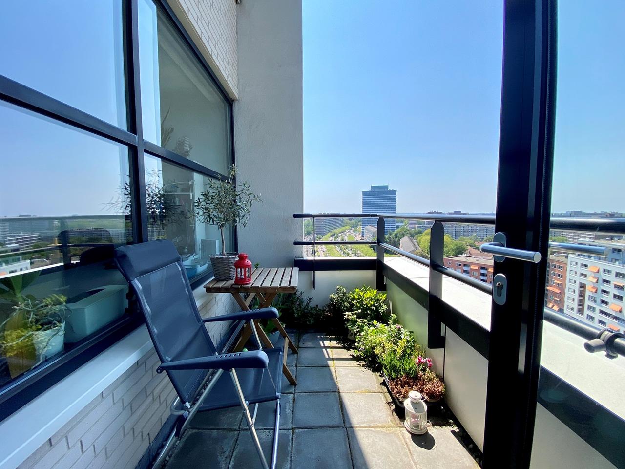98 m² apartment with balcony and parking space - Image 16