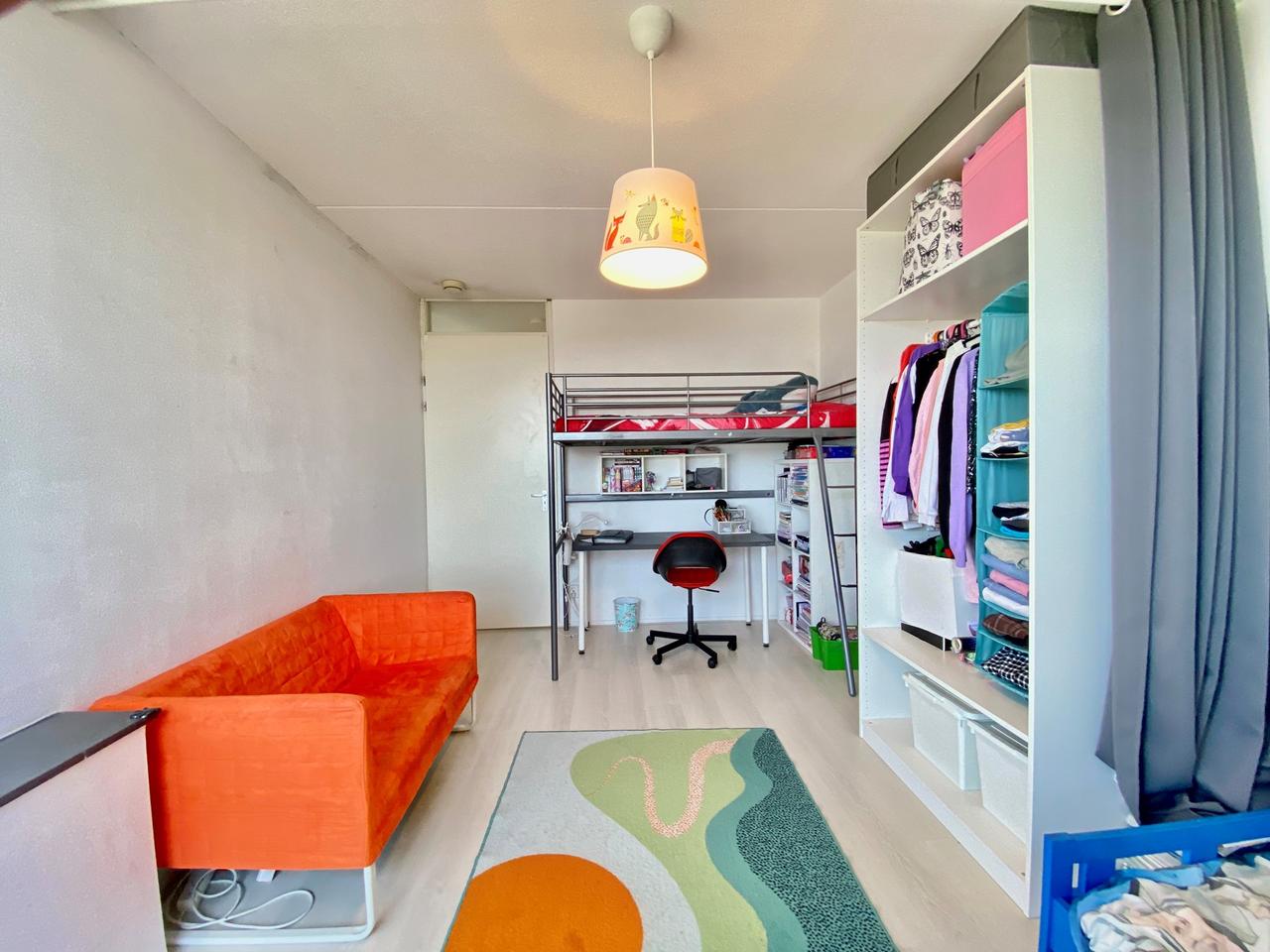 98 m² apartment with balcony and parking space - Image 21
