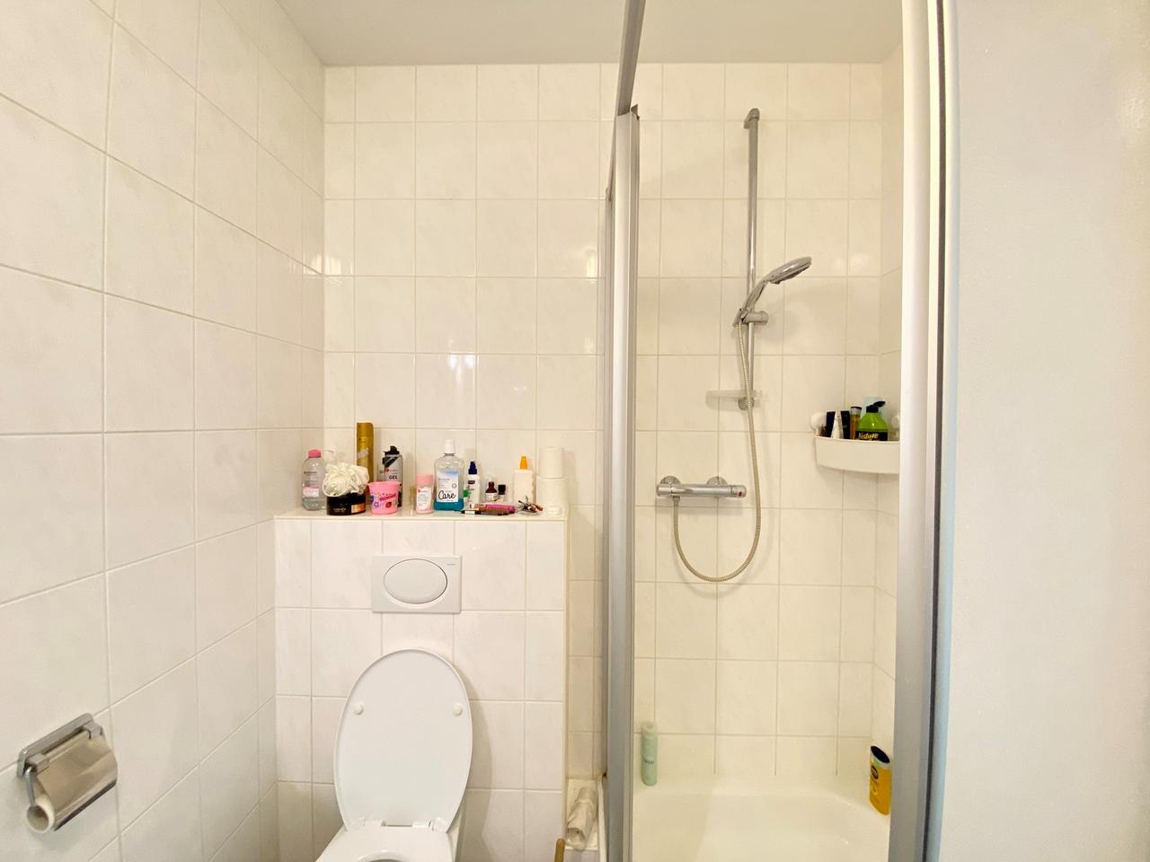 98 m² apartment with balcony and parking space - Image 24