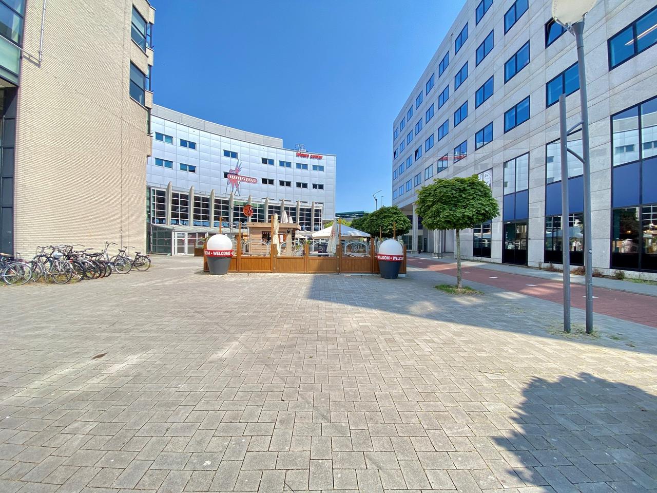98 m² apartment with balcony and parking space - Image 35