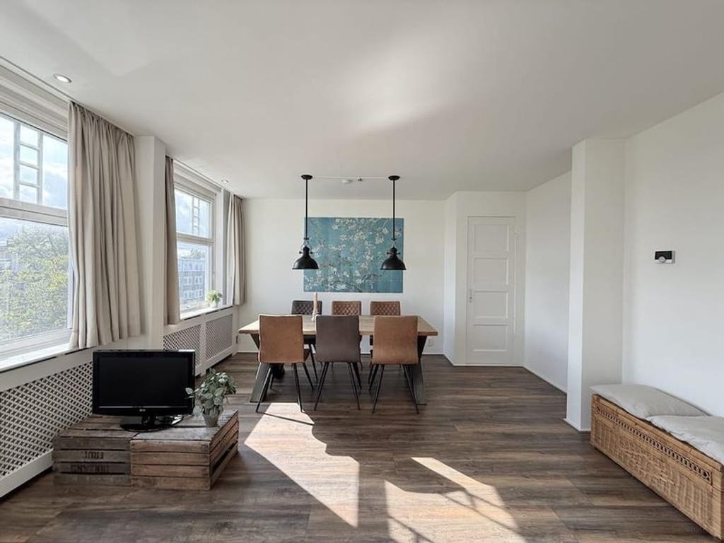 Gemeubileerd 1-slaapkamerappartement met balkon - Afbeelding 1