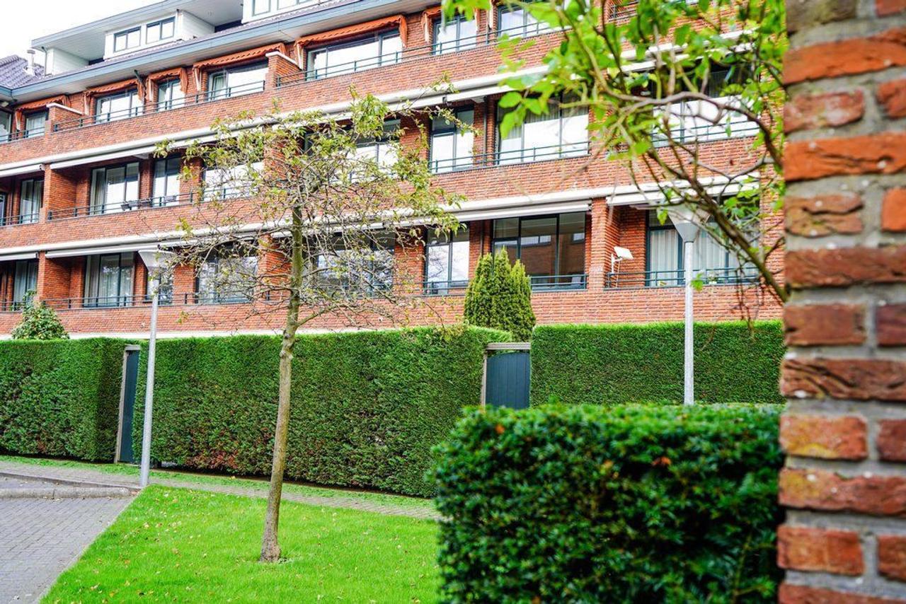 Apartment on Scheveningseweg - Image 1
