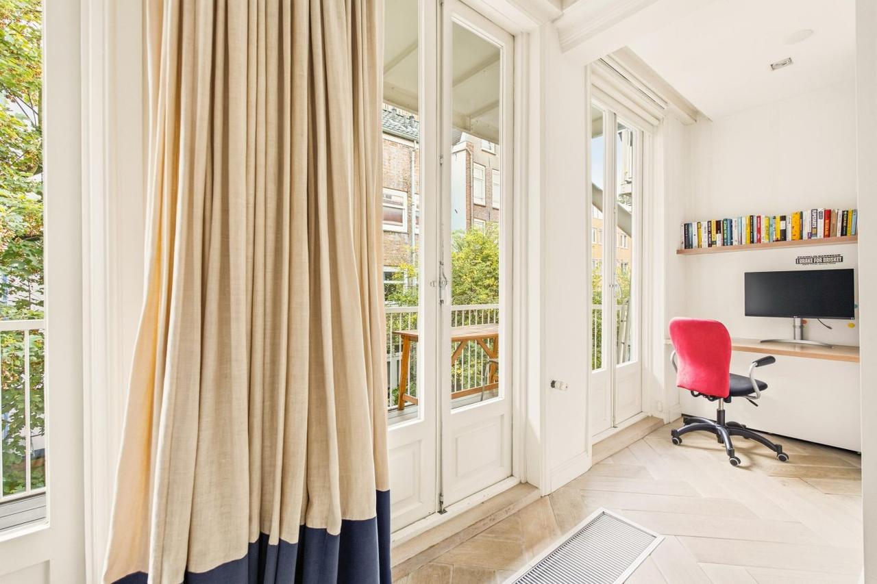 Furnished 1-Bedroom Apartment in De Pijp - Image 14