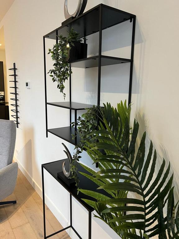 Furnished 3-Bedroom Apartment with Terrace - Image 6