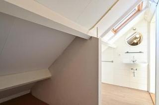 Four bedrooms with garden and roof terrace - Image 23