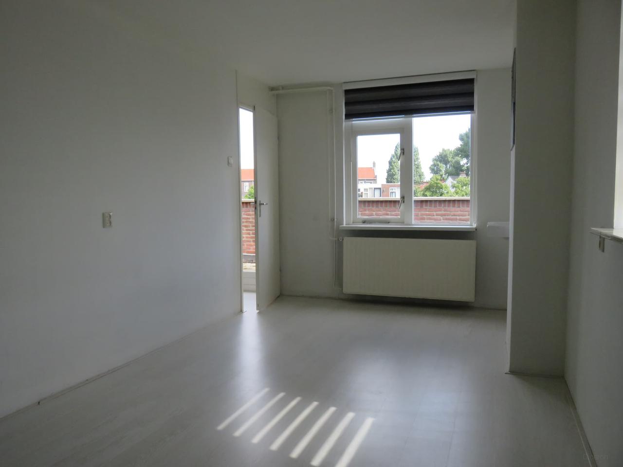 109 m² apartment with 3 bedrooms - Image 4