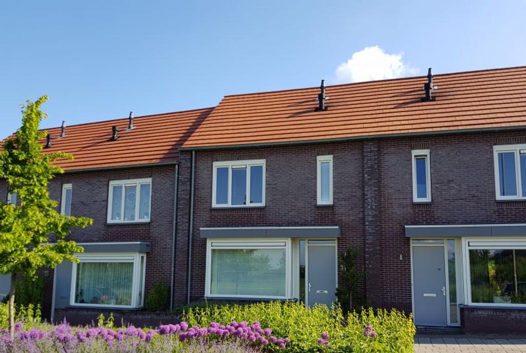 118 m² Home with Garden & Open Views - Image 1