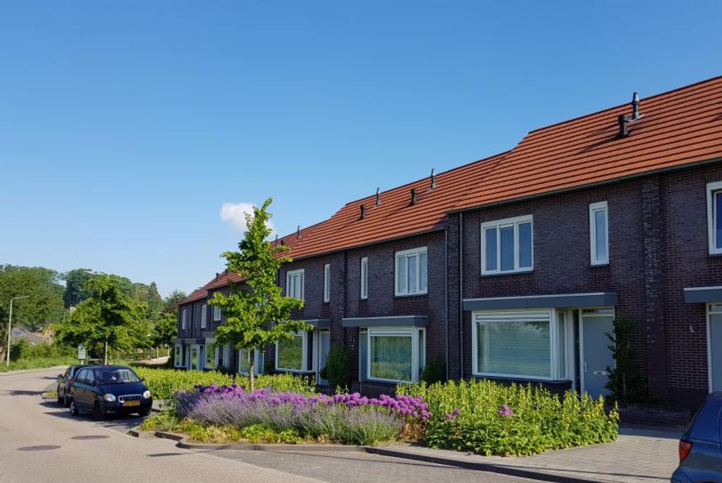 118 m² Home with Garden & Open Views - Image 2