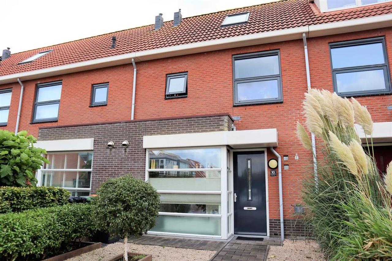 Eengezinswoning met tuin in Tuitjenhorn - Afbeelding 1
