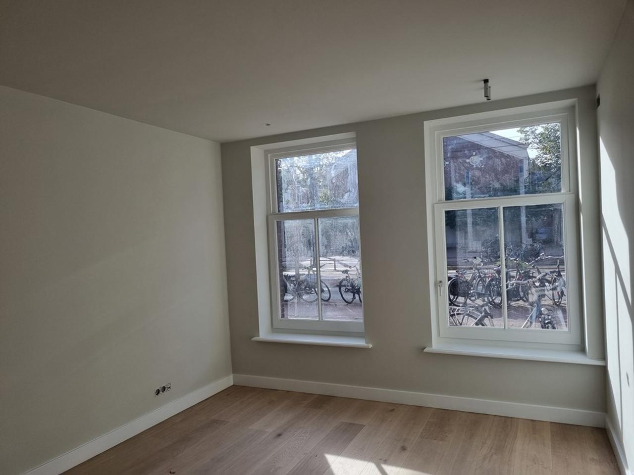 Available now: 3-bedroom apartment with garden - Image 7