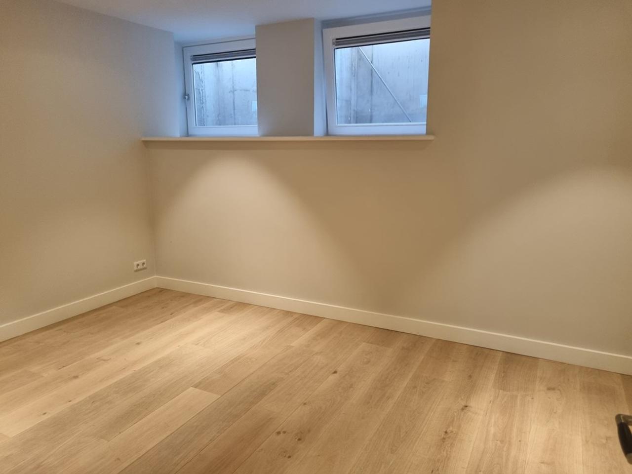 Available now: 3-bedroom apartment with garden - Image 10