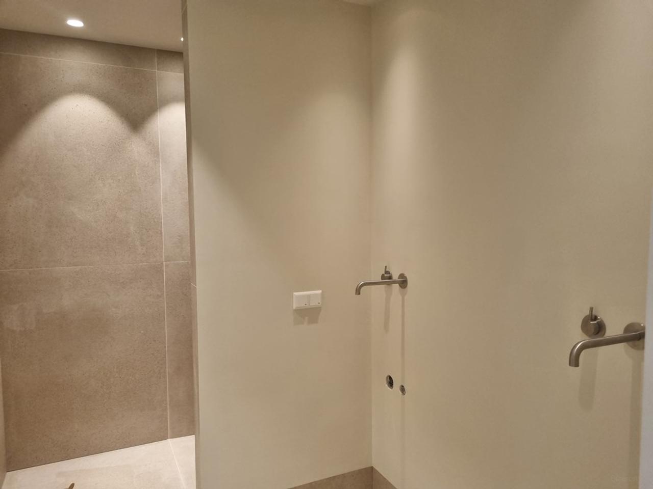 Available now: 3-bedroom apartment with garden - Image 14