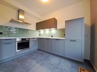 Furnished 4-Bedroom House with Garden - Image 3