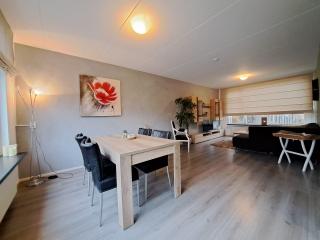 Furnished 4-Bedroom House with Garden - Image 4