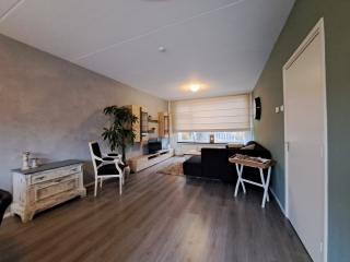 Furnished 4-Bedroom House with Garden - Image 5