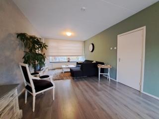 Furnished 4-Bedroom House with Garden - Image 6