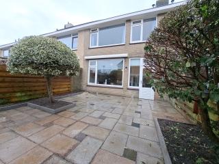 Furnished 4-Bedroom House with Garden - Image 9