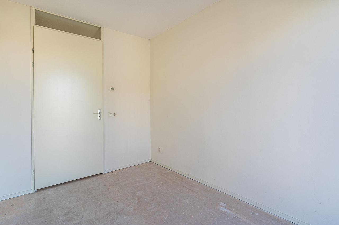 93 m² apartment with balcony and parking - Image 8