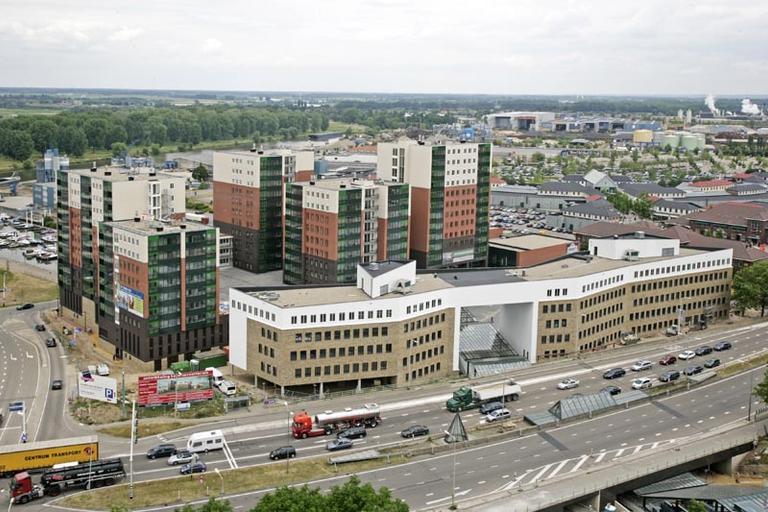 Wijds Maaszicht vanuit 92 m² appartement - Afbeelding 3
