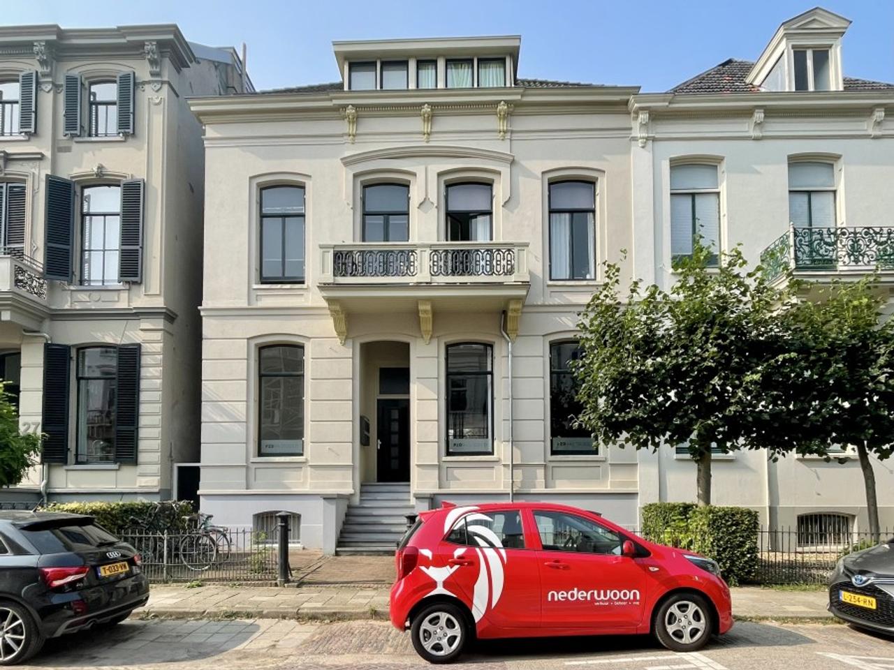2-Room Apartment in Spijkerkwartier - Image 1