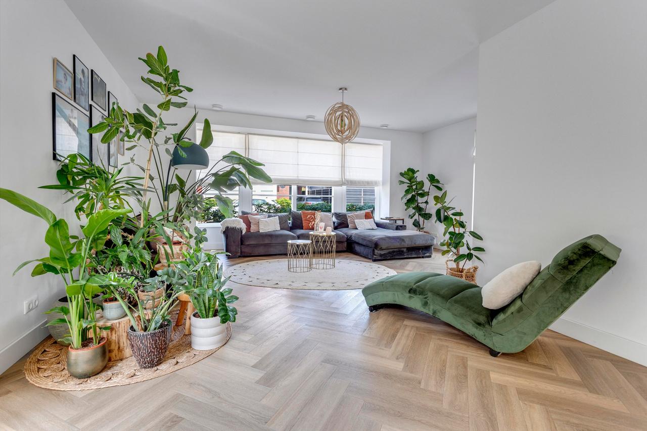 Furnished Detached House with Garden - Image 8