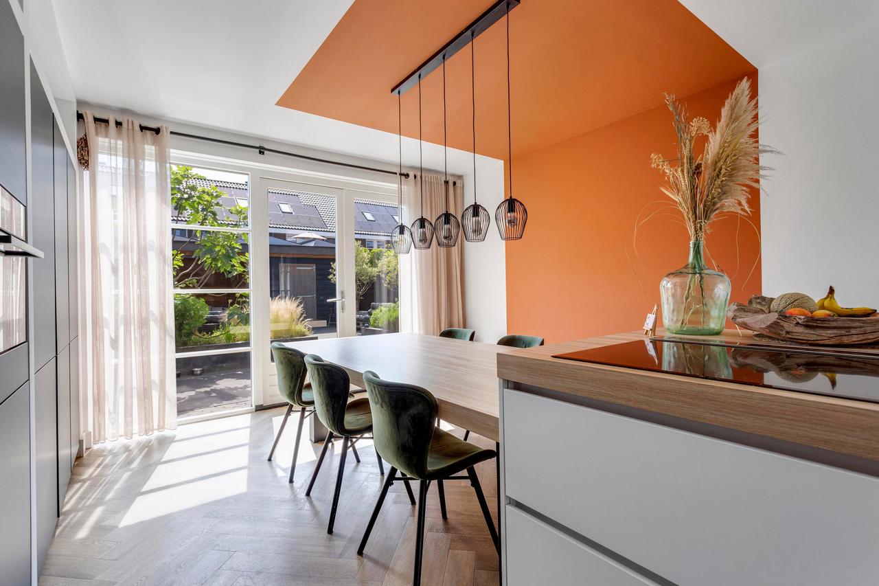 Furnished Detached House with Garden - Image 15