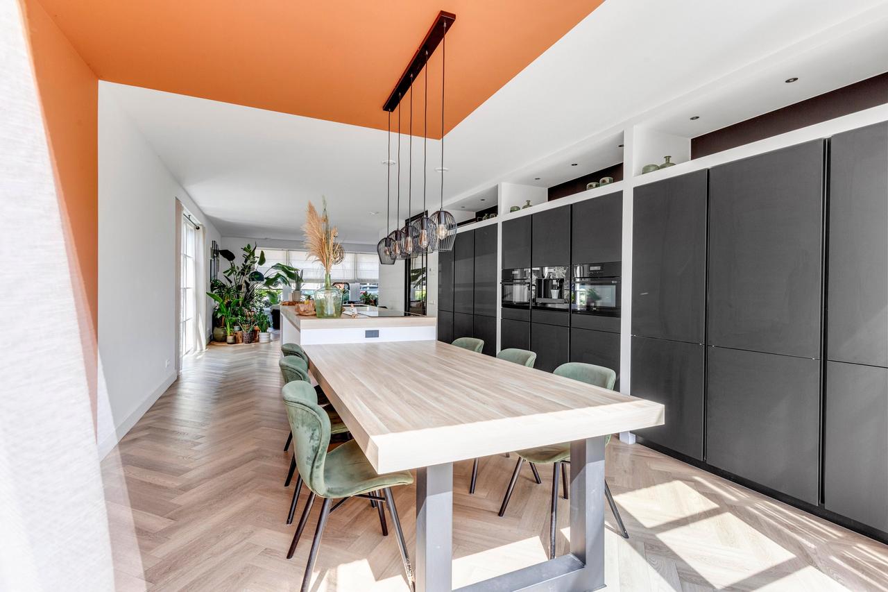 Furnished Detached House with Garden - Image 16