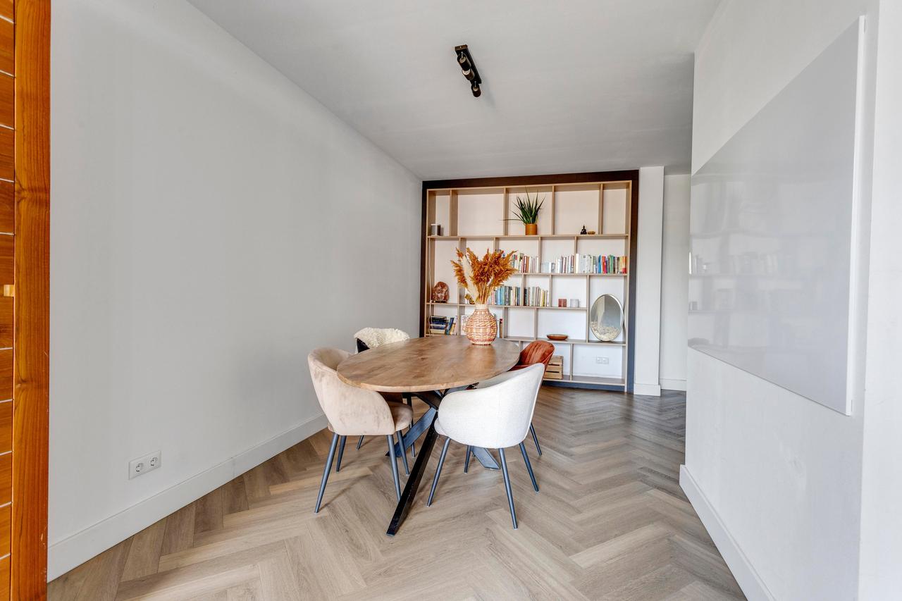 Furnished Detached House with Garden - Image 19