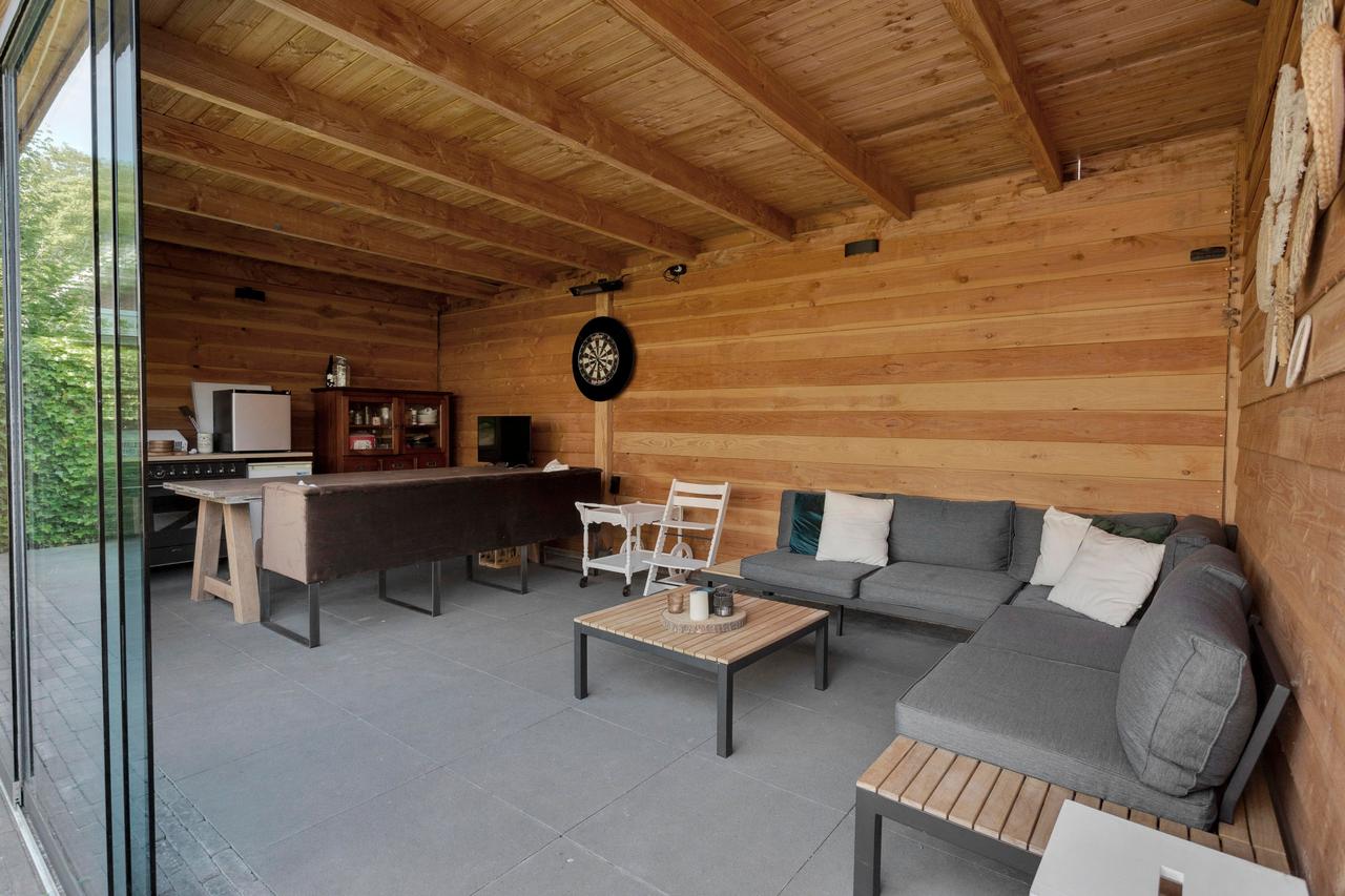 Furnished Detached House with Garden - Image 21