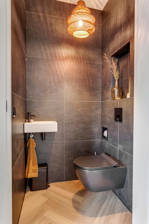 Furnished Detached House with Garden - Image 23