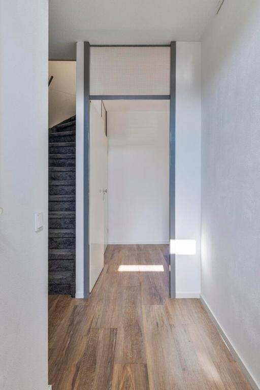 Renovated home with 4 bedrooms - Image 6