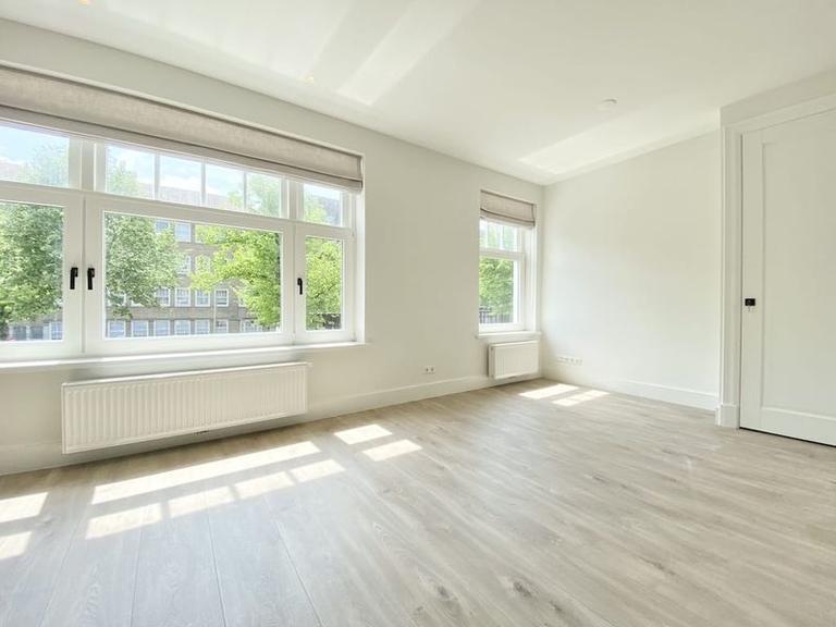 Available immediately: 2 bedrooms with balcony - Image 4