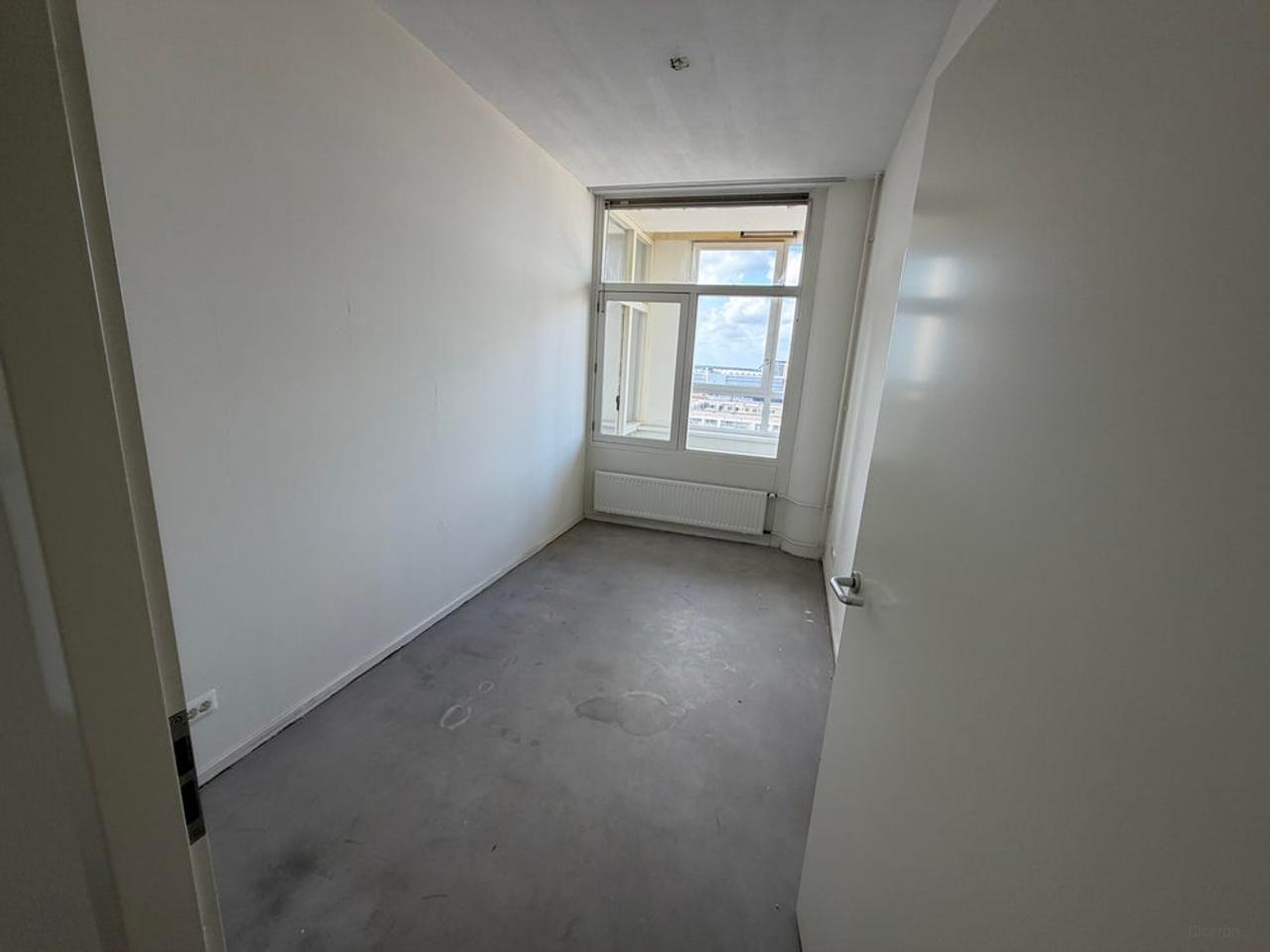 Available Now: 2-Bedroom Apartment in Enschede - Image 17
