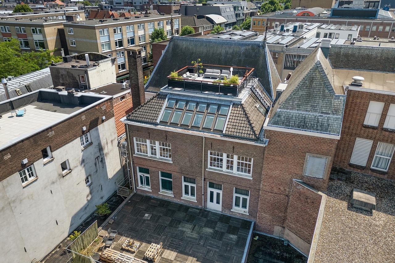 150 m² Penthouse with Rooftop Terrace - Image 2