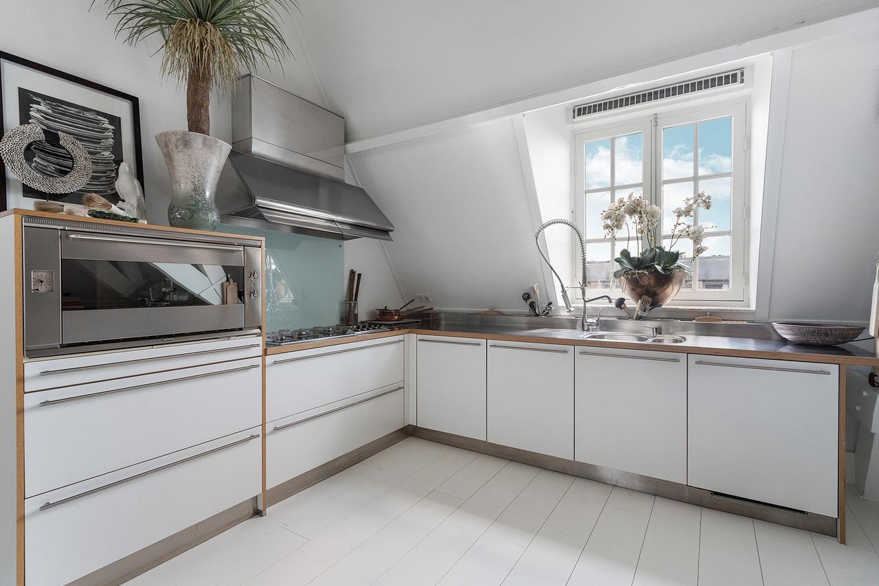 150 m² Penthouse with Rooftop Terrace - Image 9